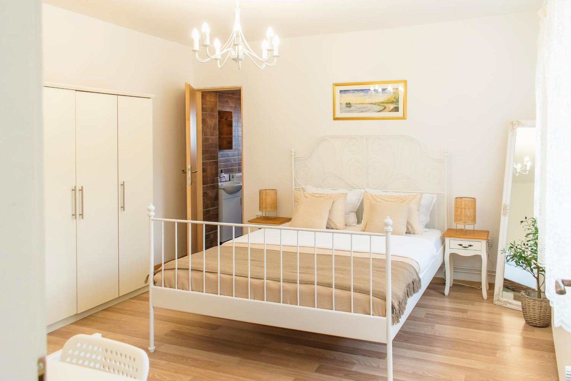 Goodlife Holiday House - Family & Friends โปเชกา ภายนอก รูปภาพ