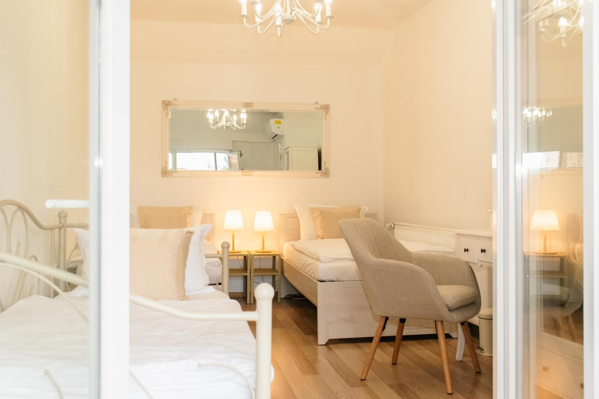 Goodlife Holiday House - Family & Friends โปเชกา ภายนอก รูปภาพ