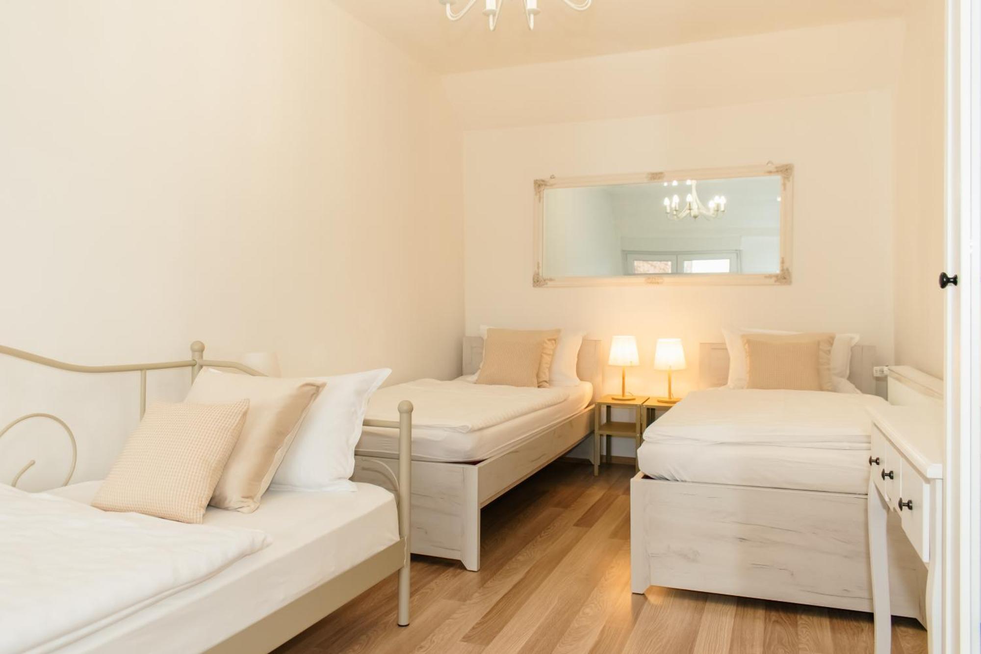 Goodlife Holiday House - Family & Friends โปเชกา ภายนอก รูปภาพ