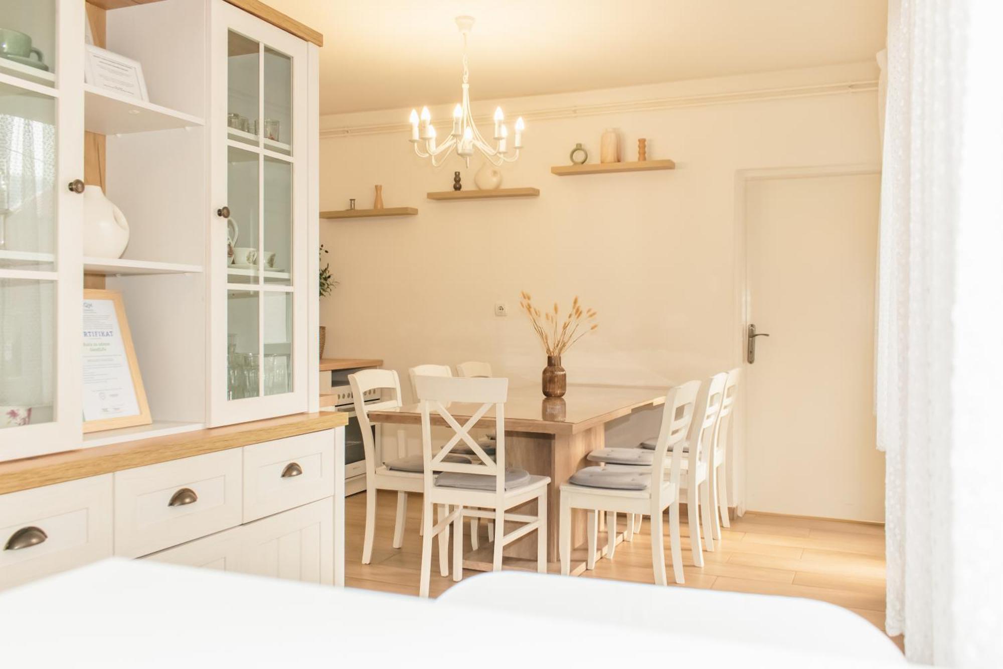 Goodlife Holiday House - Family & Friends โปเชกา ภายนอก รูปภาพ